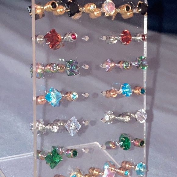 Colorful Double sided Titanium Stud Earring pick (1) - Picture 4 of 6